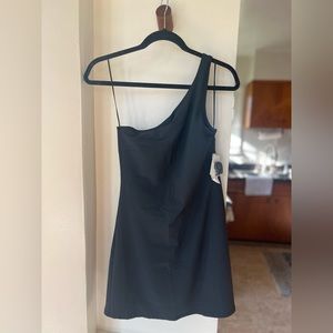 Abercrombie black traveler dress in size small. Brand new with tags ❤️